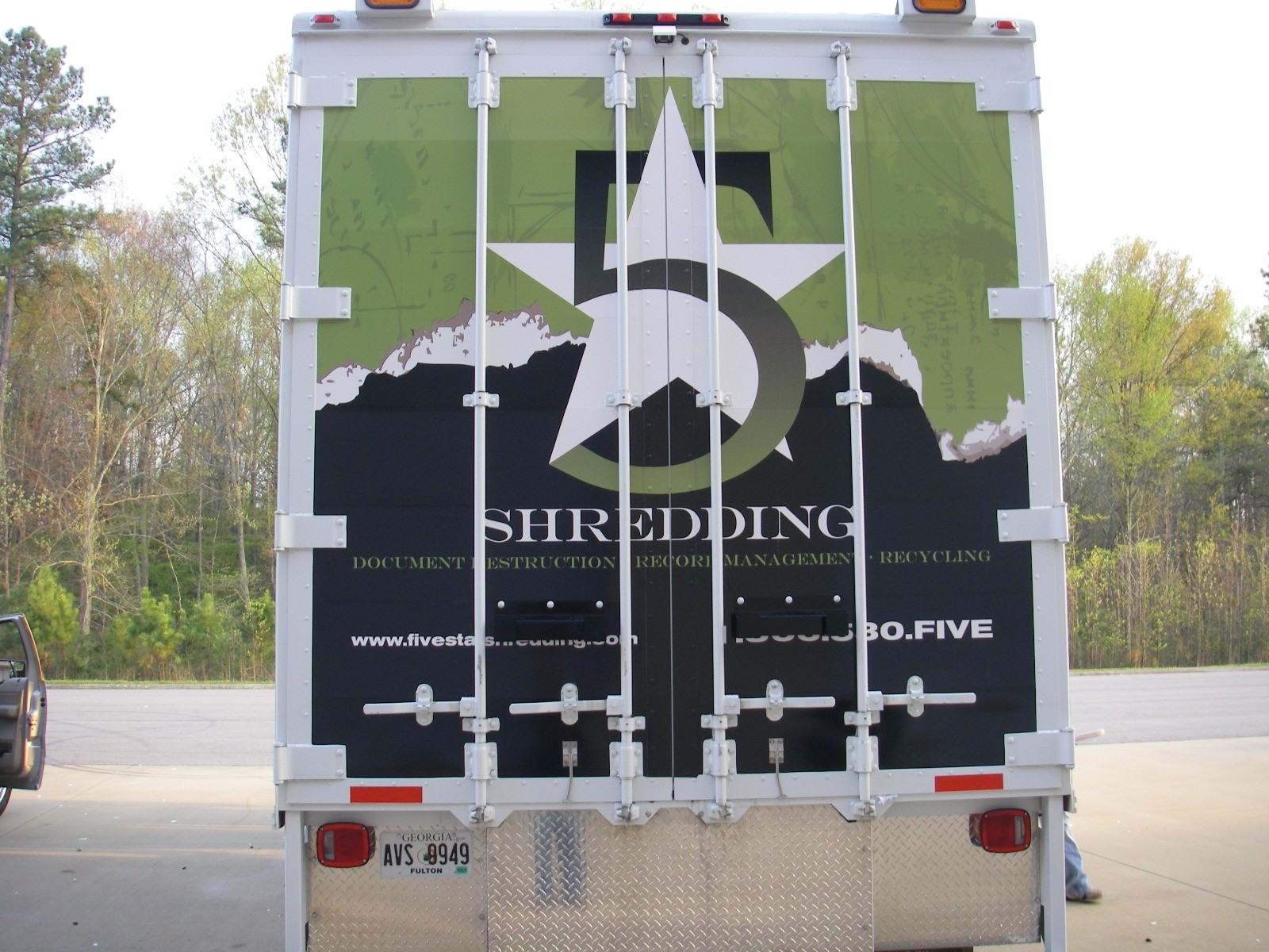 Vehicle Graphics - 5 Star Shredding - Full Wrap